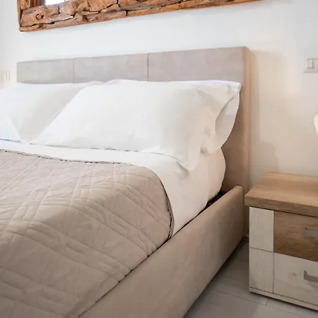 Over Time - Tourist Katánie