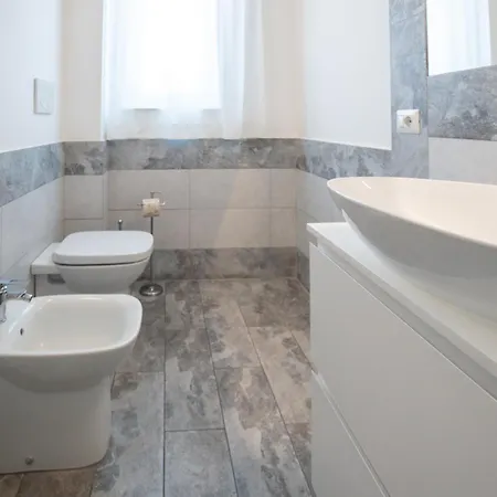 Over Time - Tourist Katánie