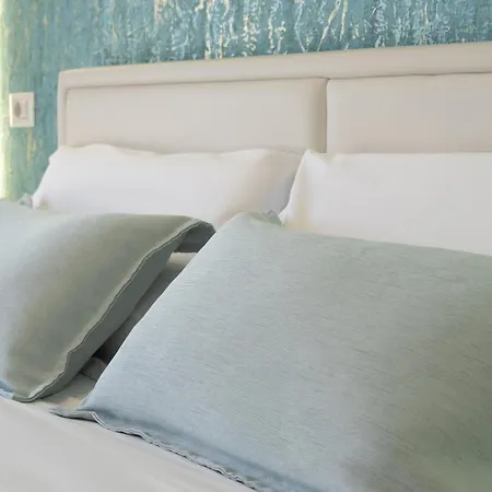 Over Time - Tourist Katánie