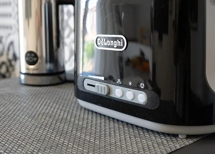 Over Time - Tourist كاتانيا