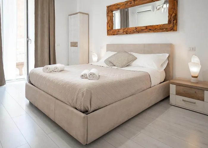 Over Time - Tourist كاتانيا