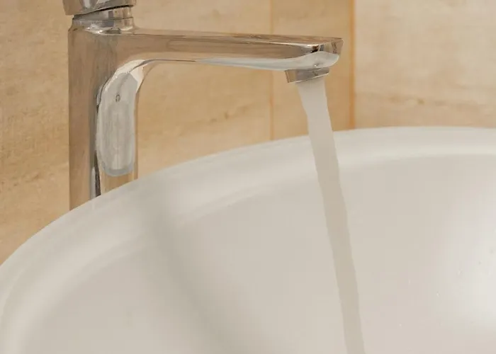 Over Time - Tourist كاتانيا