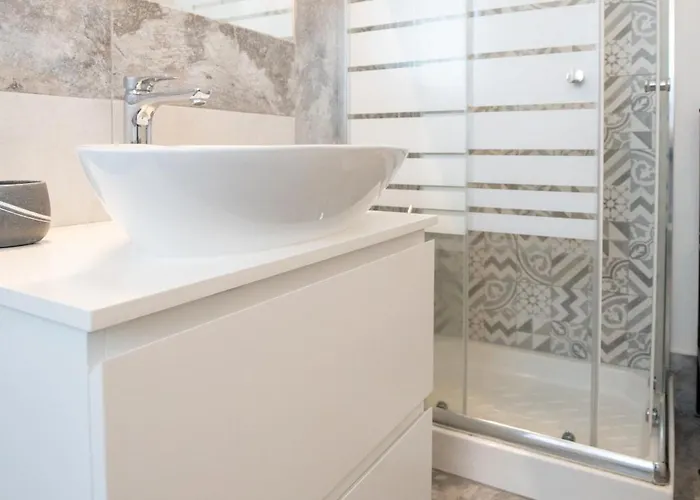 بيت ضيافة Over Time - Tourist 3*