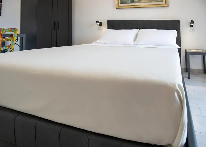 Over Time - Tourist بيت ضيافة كاتانيا