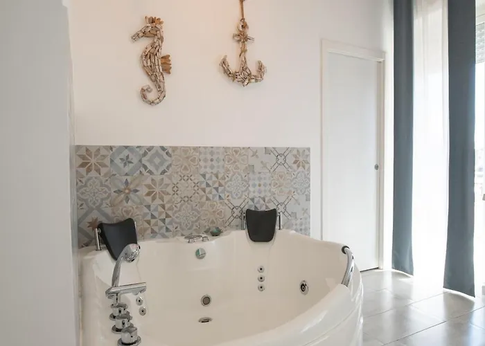 Over Time - Tourist كاتانيا